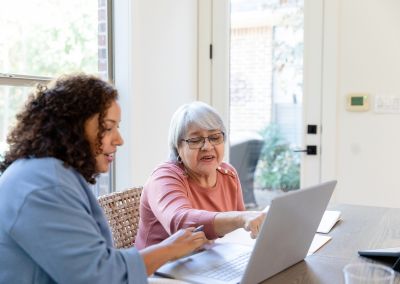 Digitale Unterstützung für Senior*innen